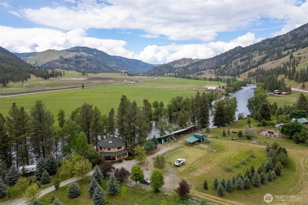 21 Louie Creek Road Curlew, WA 99118