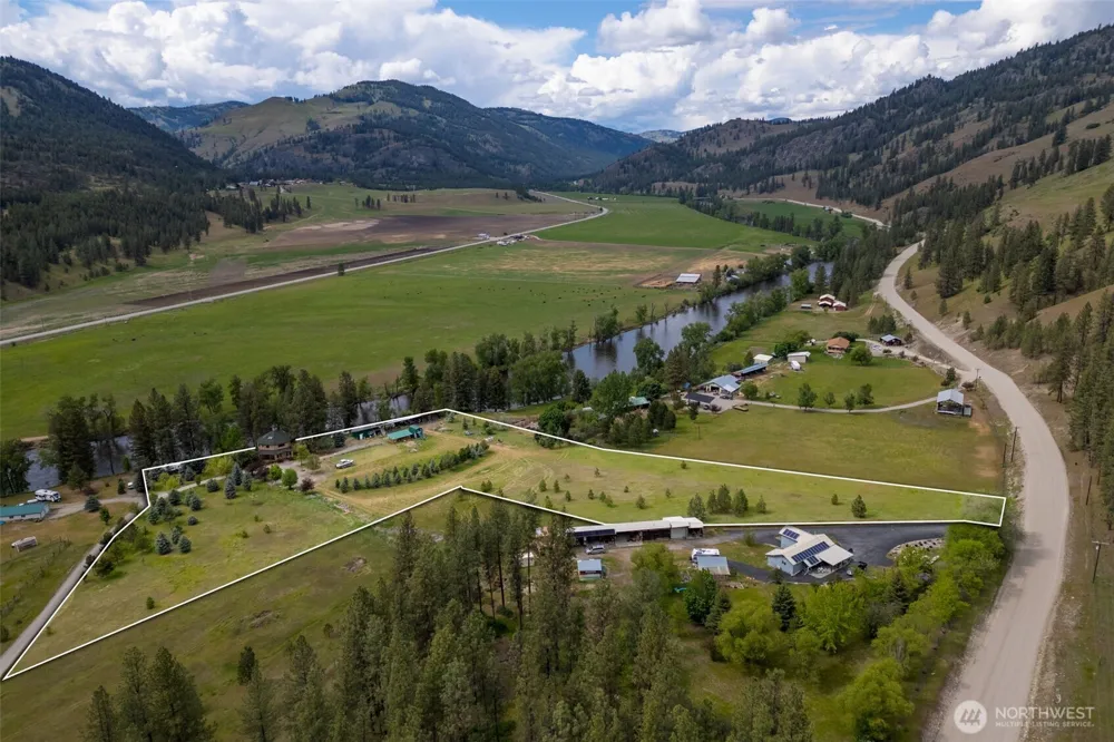 21 Louie Creek Road Curlew, WA 99118