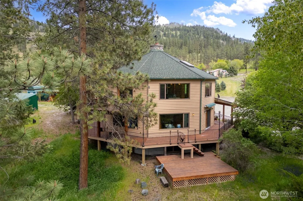 21 Louie Creek Road Curlew, WA 99118
