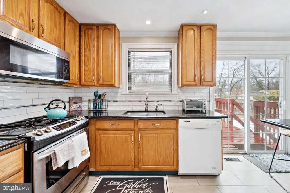 231 PEPPERMILL ROAD West Berlin, NJ 08091