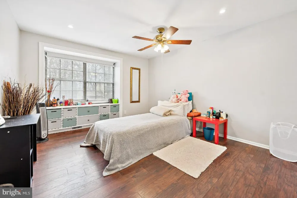 231 PEPPERMILL ROAD West Berlin, NJ 08091