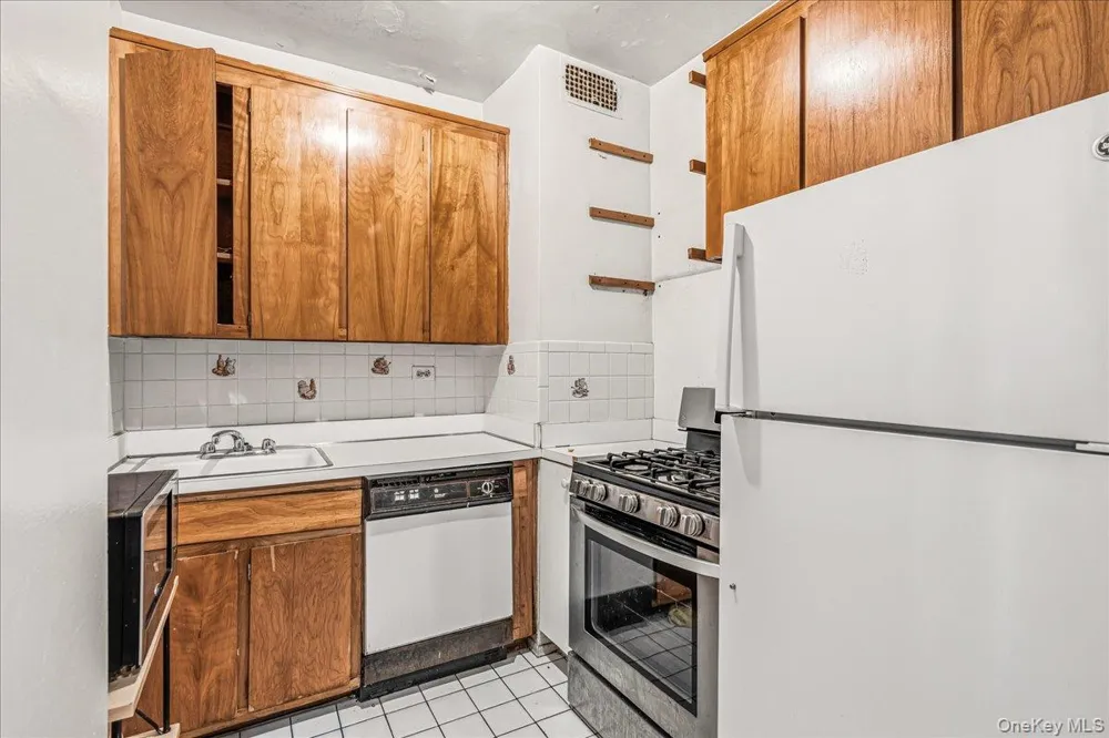 305 E 40th Street #14A New York (Manhattan), NY 10016