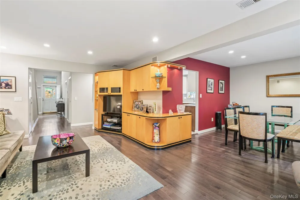 154 Hidden Ridge Drive Syosset, NY 11791