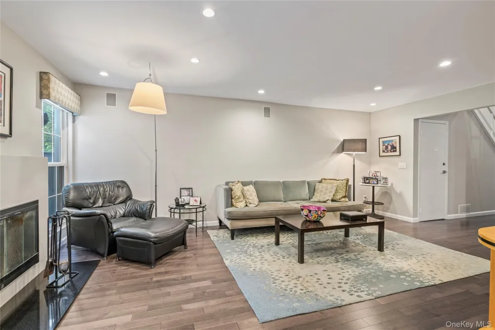 154 Hidden Ridge Drive Syosset, NY 11791