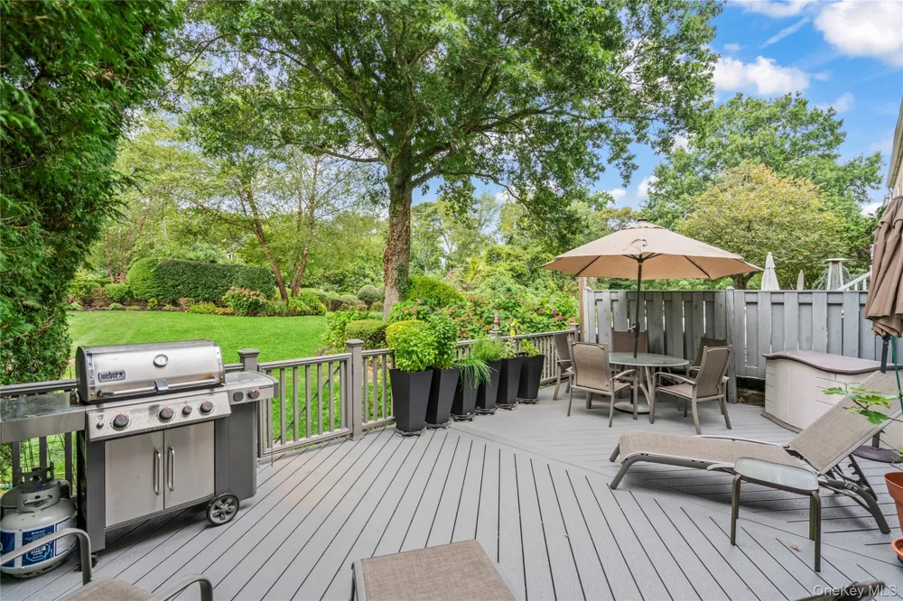 154 Hidden Ridge Drive Syosset, NY 11791