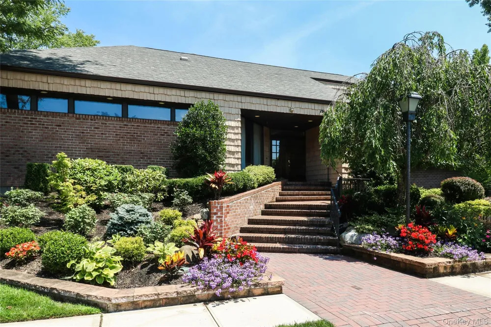 154 Hidden Ridge Drive Syosset, NY 11791