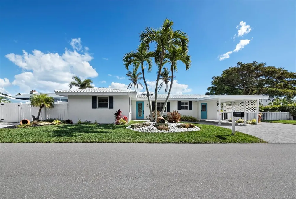 726 JUNGLE QUEEN WAY Longboat Key, FL 34228