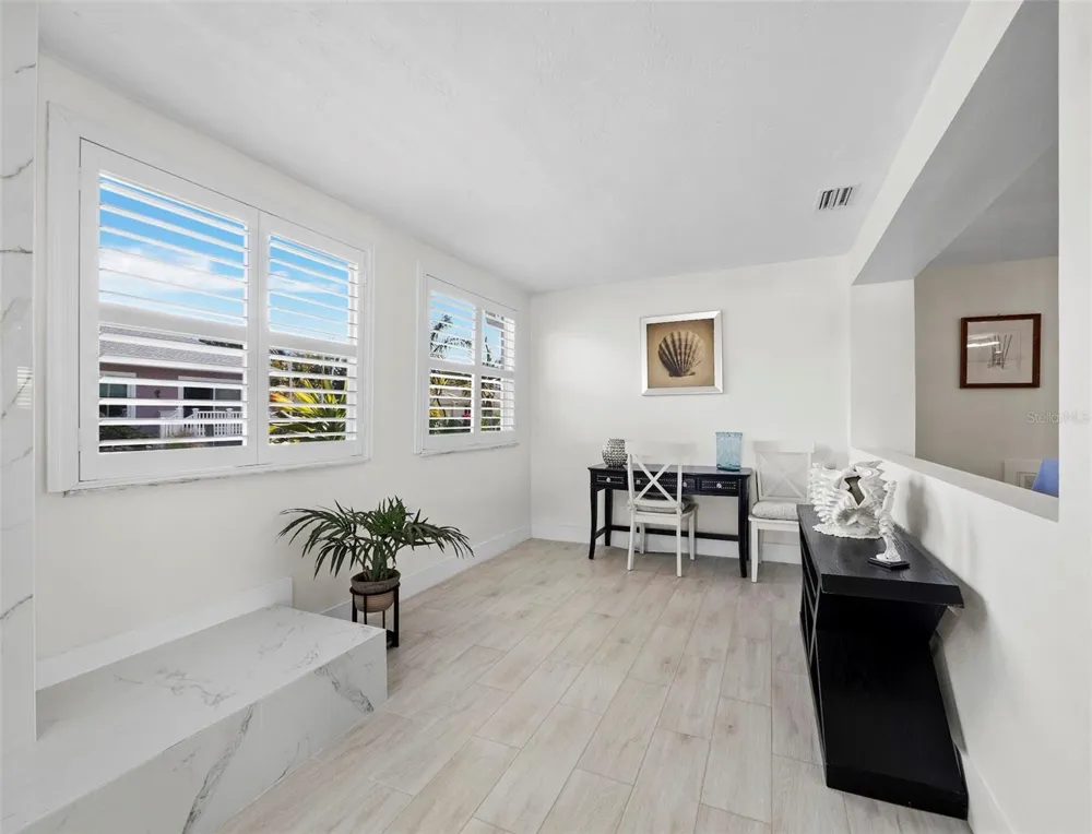 726 JUNGLE QUEEN WAY Longboat Key, FL 34228