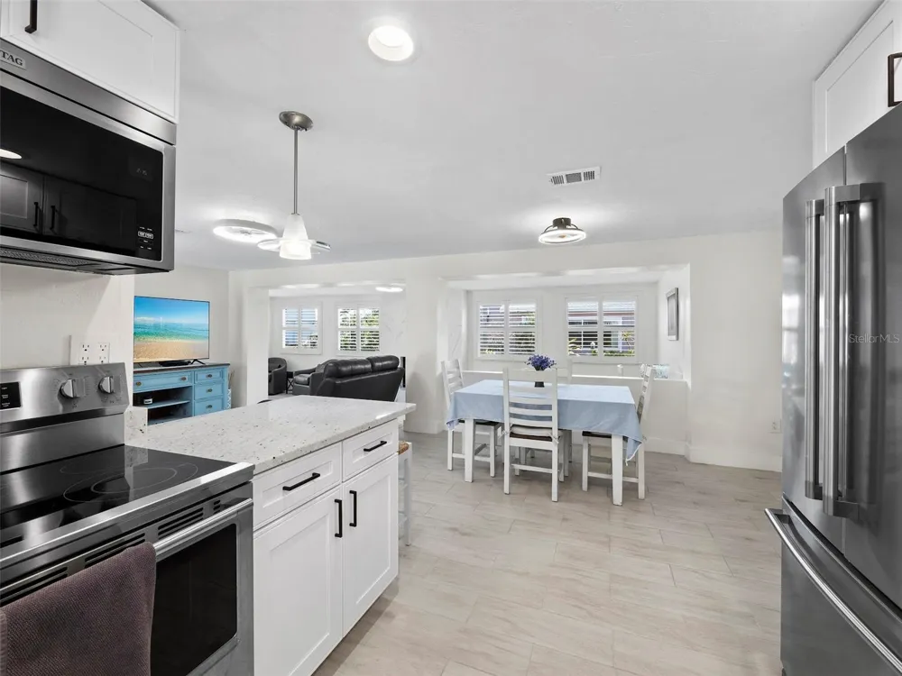 726 JUNGLE QUEEN WAY Longboat Key, FL 34228