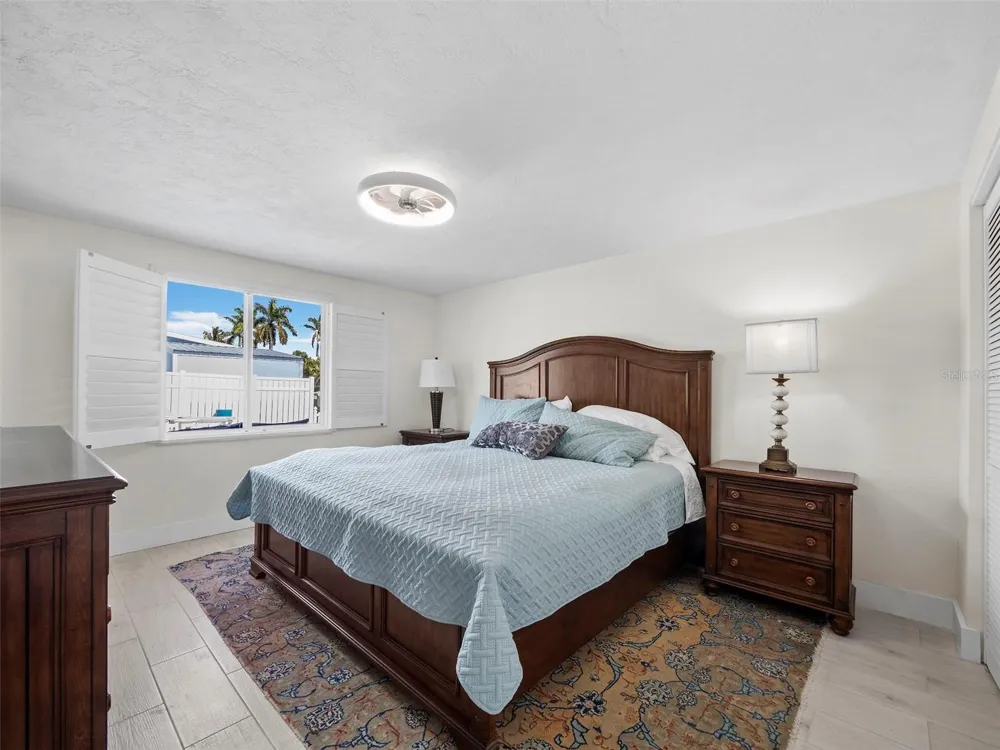 726 JUNGLE QUEEN WAY Longboat Key, FL 34228