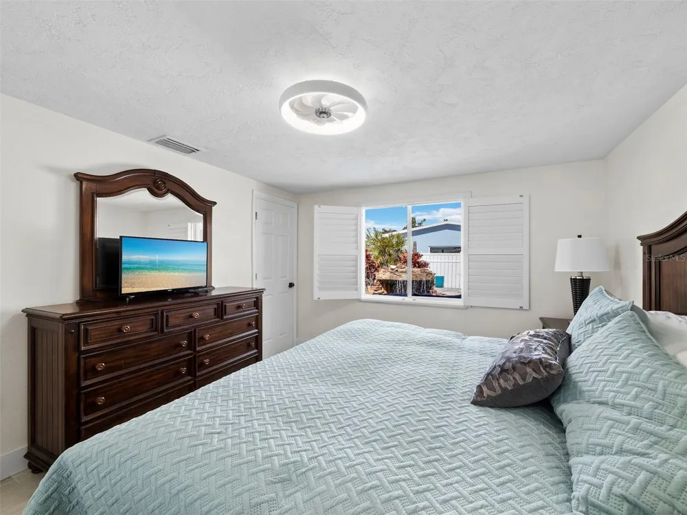 726 JUNGLE QUEEN WAY Longboat Key, FL 34228