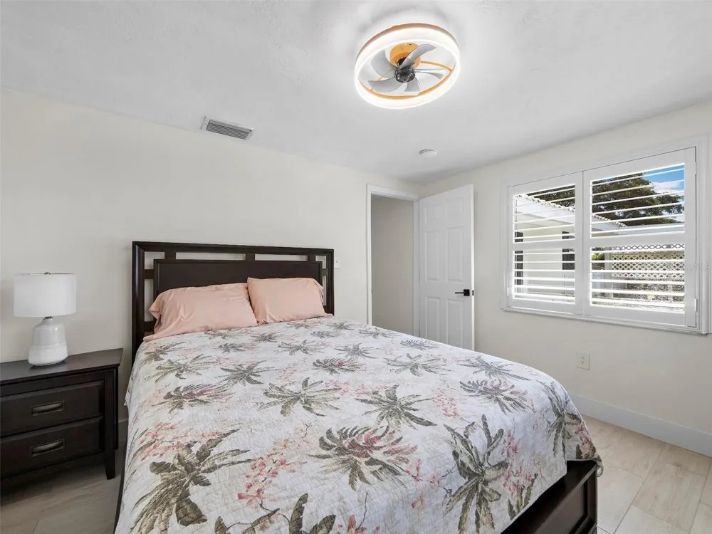 726 JUNGLE QUEEN WAY Longboat Key, FL 34228