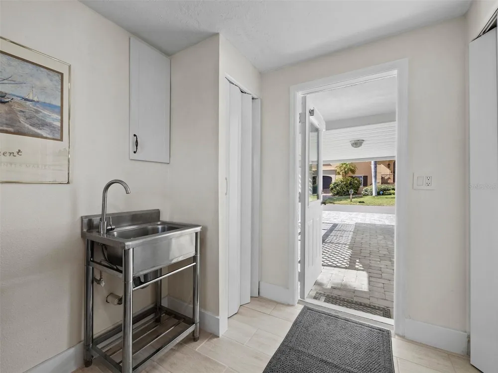 726 JUNGLE QUEEN WAY Longboat Key, FL 34228