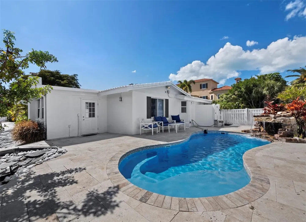 726 JUNGLE QUEEN WAY Longboat Key, FL 34228