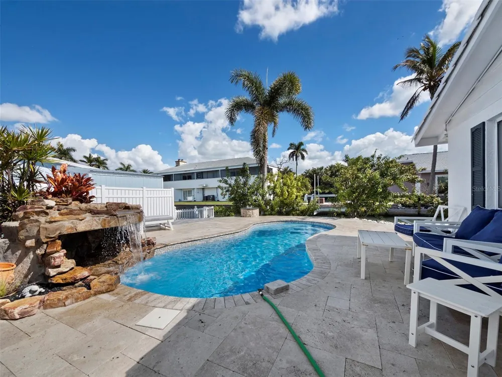 726 JUNGLE QUEEN WAY Longboat Key, FL 34228