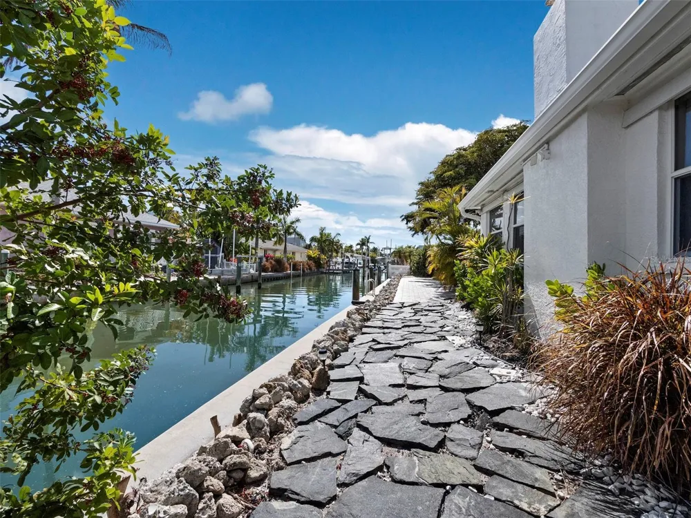 726 JUNGLE QUEEN WAY Longboat Key, FL 34228
