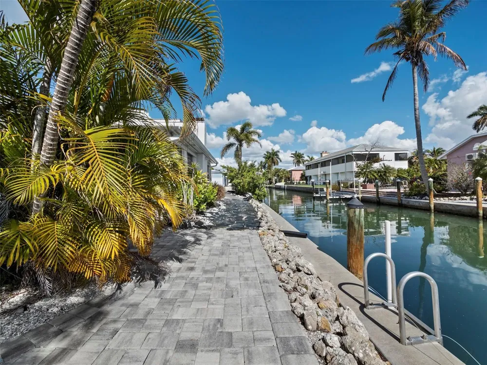 726 JUNGLE QUEEN WAY Longboat Key, FL 34228
