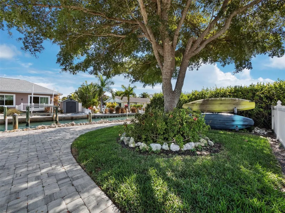 726 JUNGLE QUEEN WAY Longboat Key, FL 34228