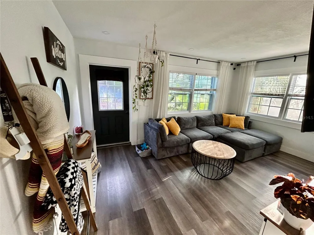 3550 2ND AVENUE S St Petersburg, FL 33711