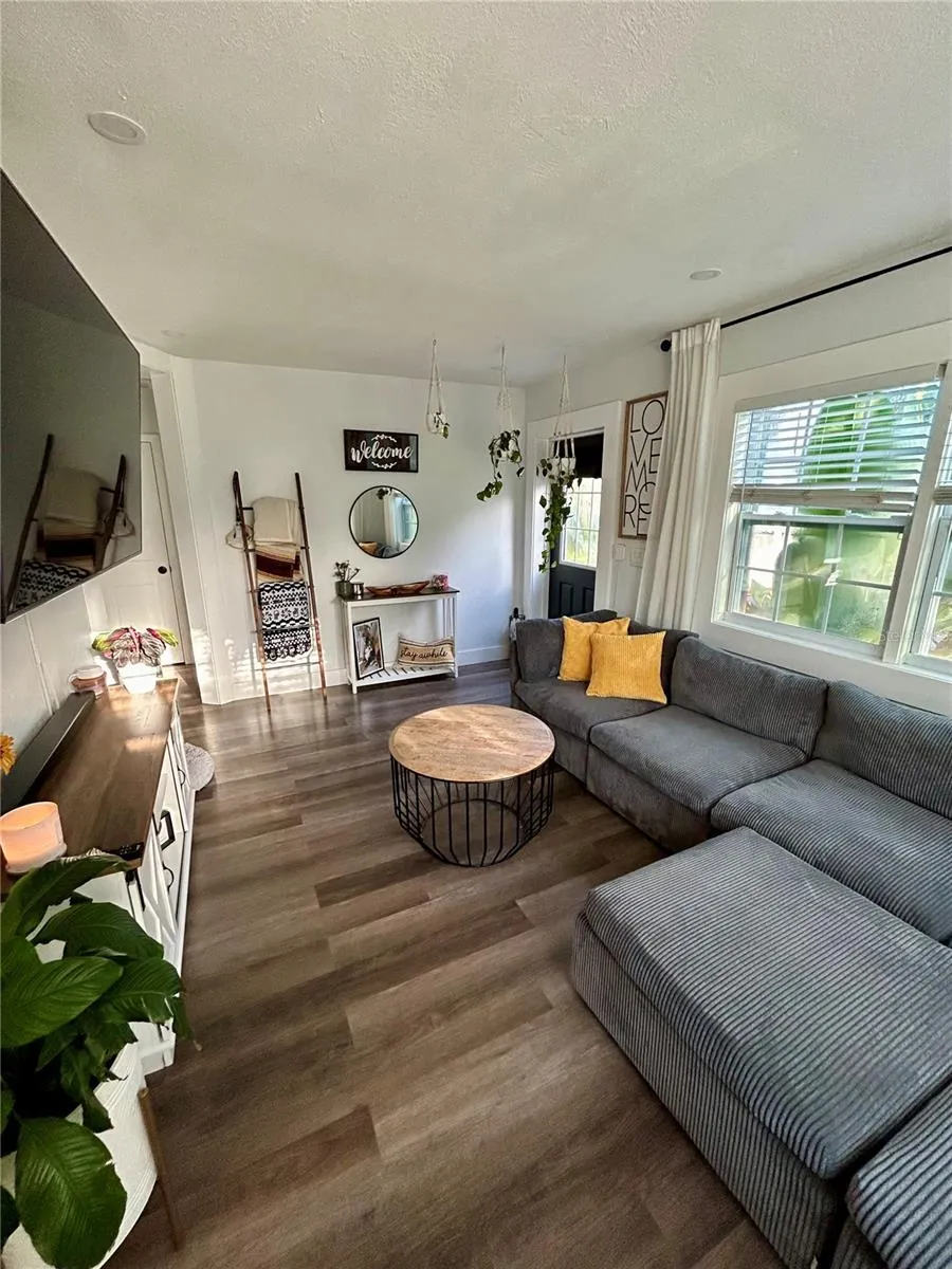 3550 2ND AVENUE S St Petersburg, FL 33711