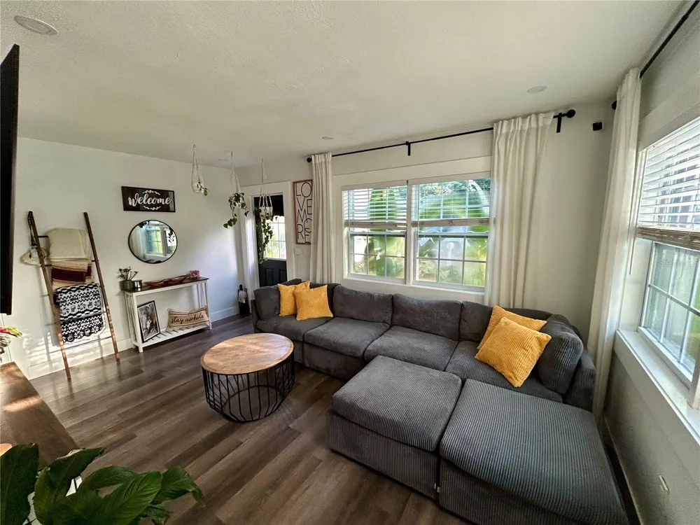 3550 2ND AVENUE S St Petersburg, FL 33711