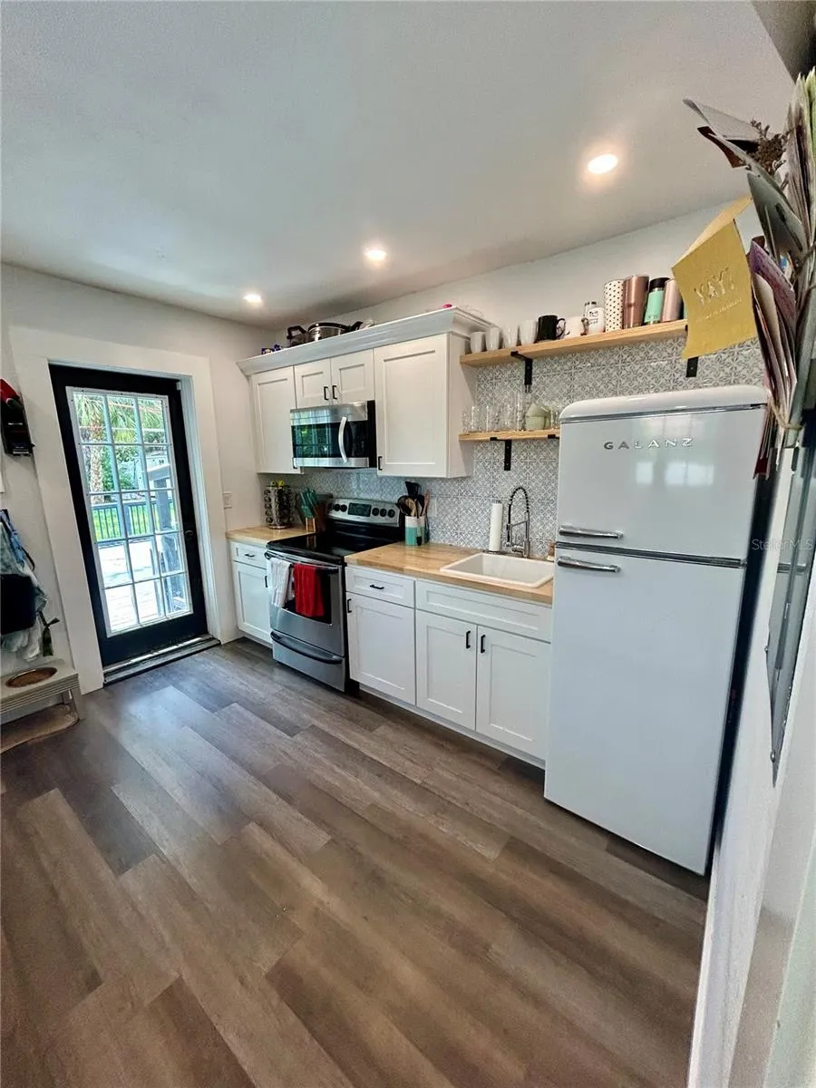 3550 2ND AVENUE S St Petersburg, FL 33711