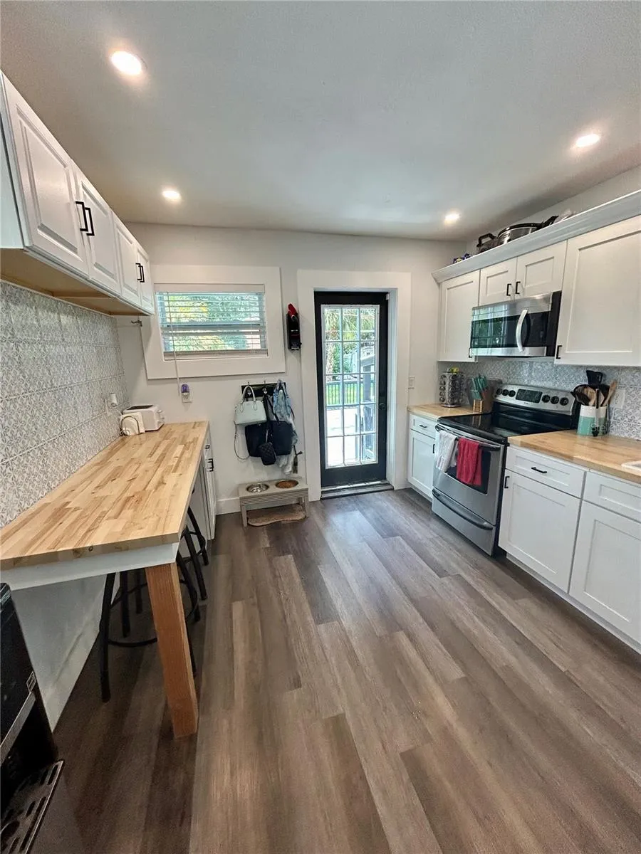 3550 2ND AVENUE S St Petersburg, FL 33711