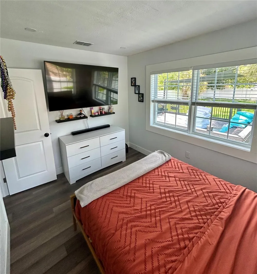 3550 2ND AVENUE S St Petersburg, FL 33711