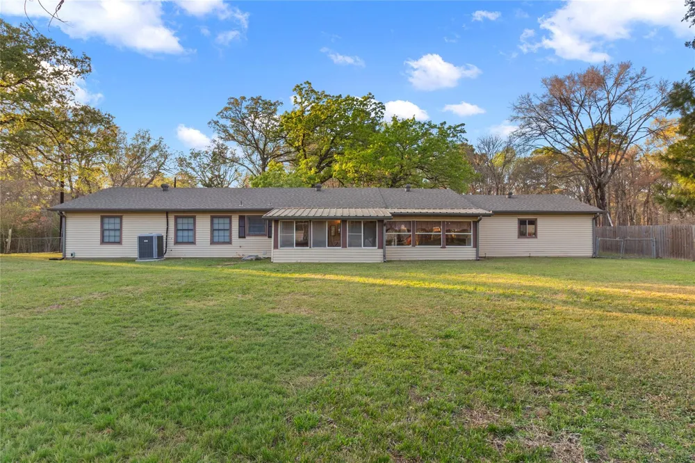 322 Parkside Drive Zavalla, TX 75980