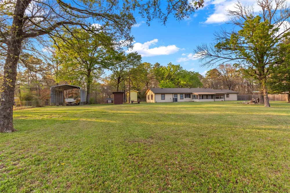 322 Parkside Drive Zavalla, TX 75980