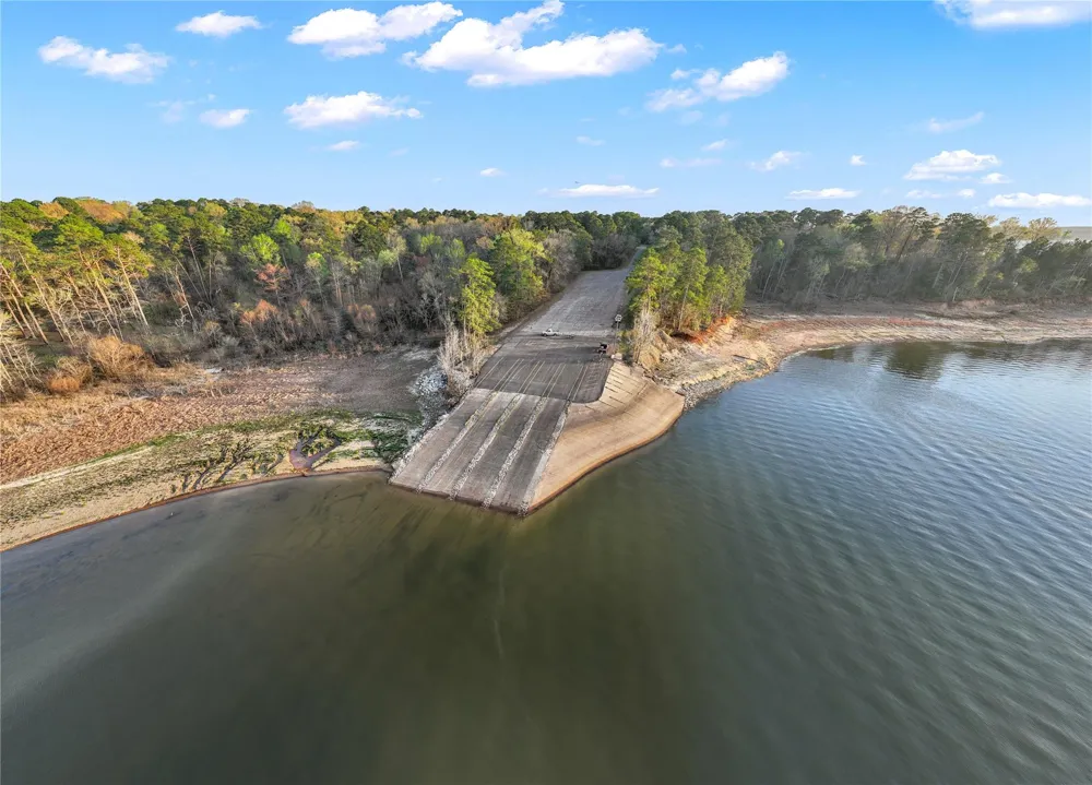 322 Parkside Drive Zavalla, TX 75980