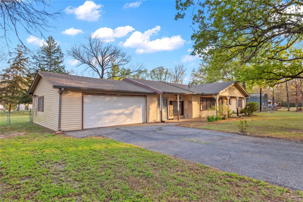 322 Parkside Drive Zavalla, TX 75980