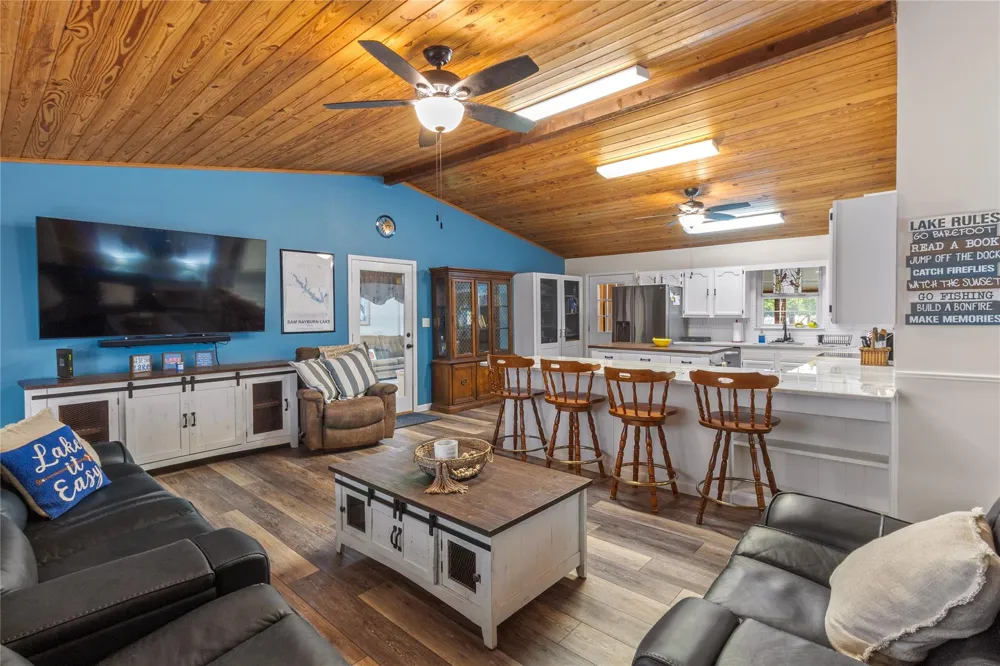 322 Parkside Drive Zavalla, TX 75980