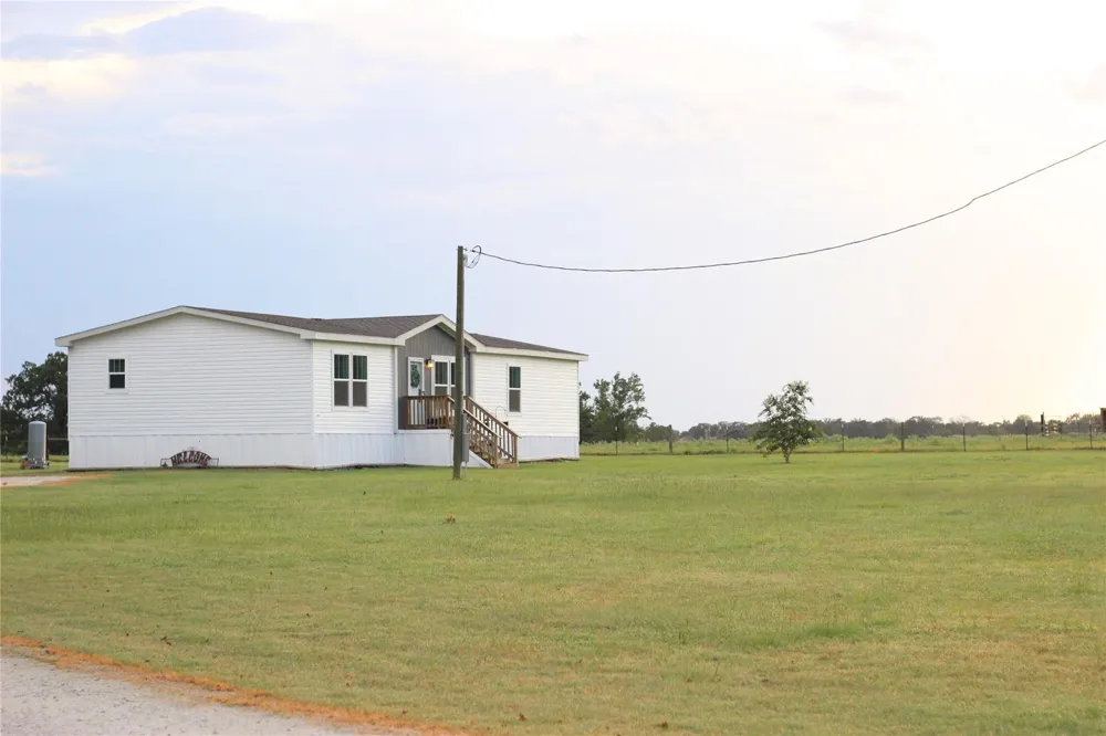 5330 Highway 75 S Madisonville, TX 77864