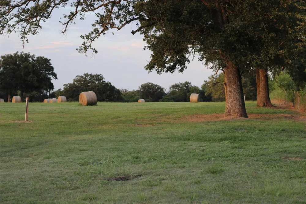 5330 Highway 75 S Madisonville, TX 77864