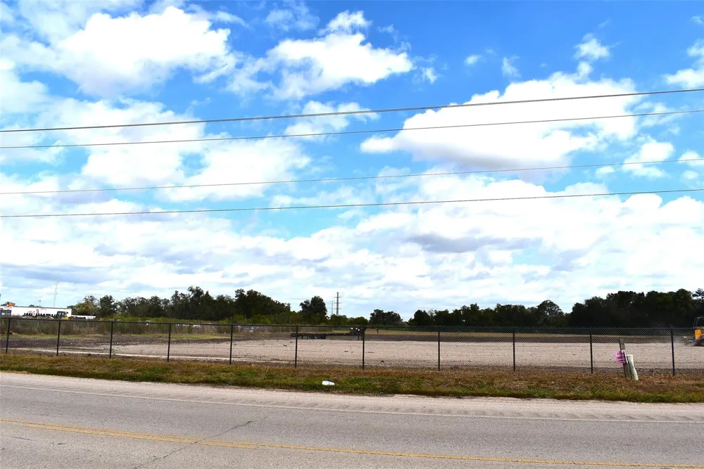 8911 Fm 524 Road Sweeny, TX 77480