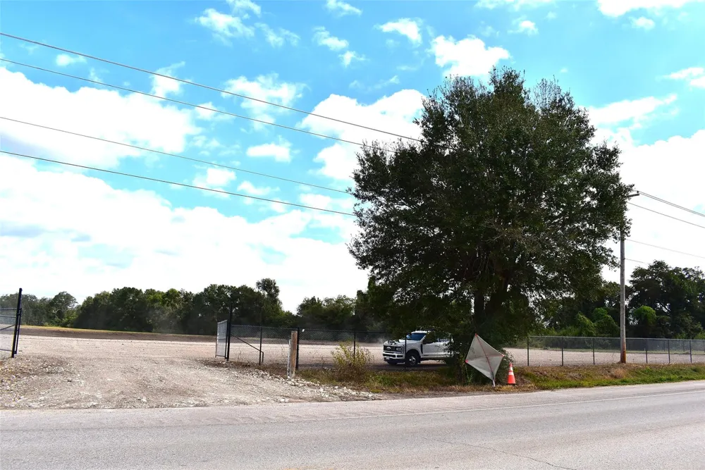 8911 Fm 524 Road Sweeny, TX 77480