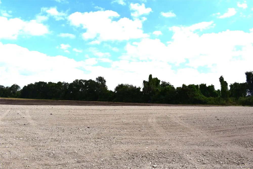 8911 Fm 524 Road Sweeny, TX 77480