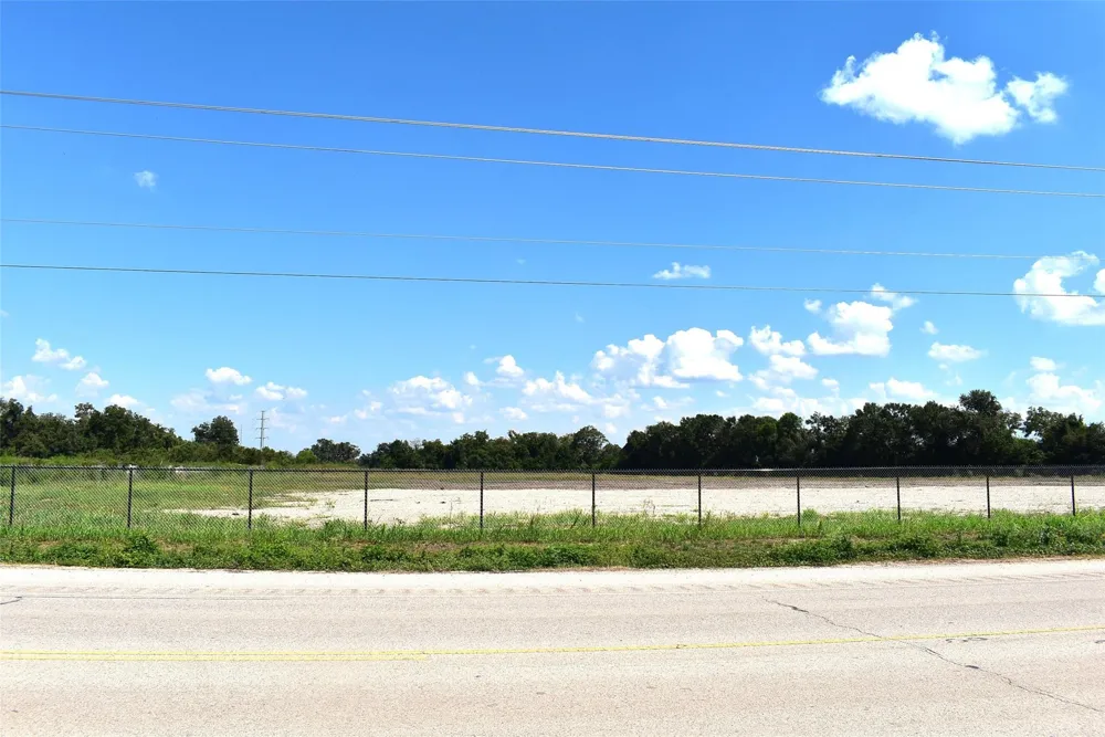 8911 Fm 524 Road Sweeny, TX 77480