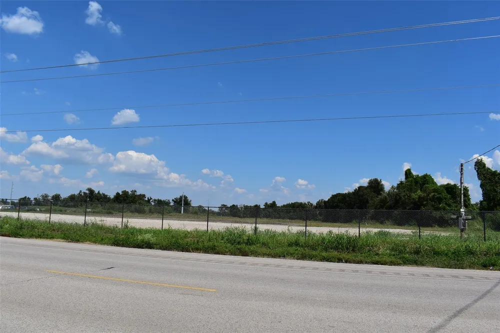 8911 Fm 524 Road Sweeny, TX 77480