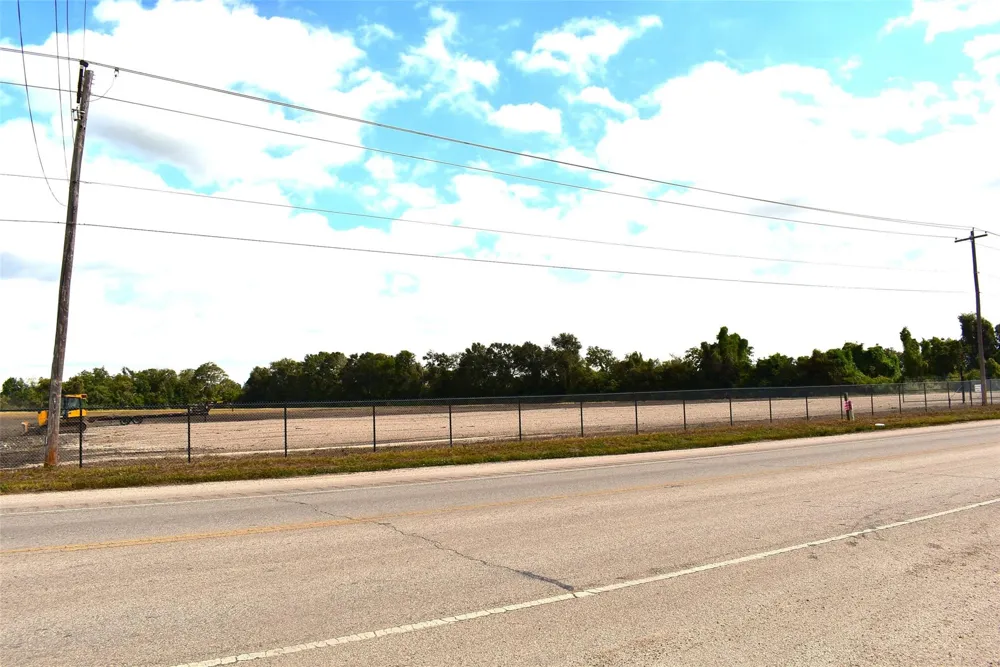 8911 Fm 524 Road Sweeny, TX 77480