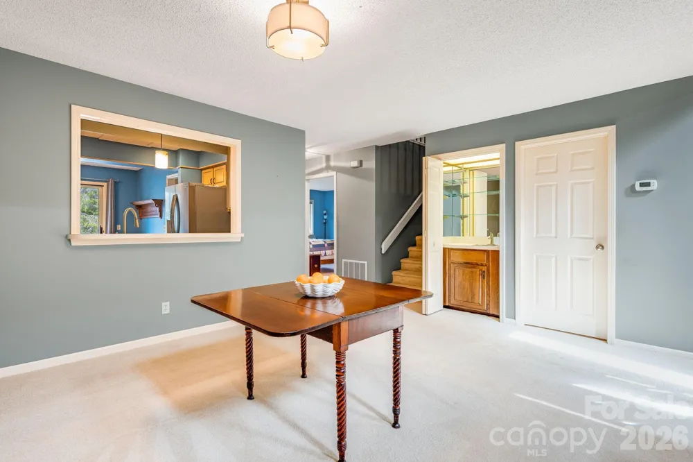 1104 Red Oak Drive Hendersonville, NC 28791