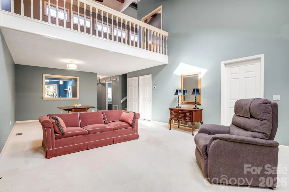 1104 Red Oak Drive Hendersonville, NC 28791