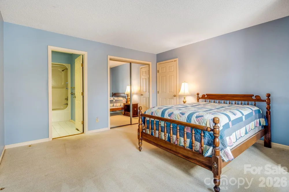 1104 Red Oak Drive Hendersonville, NC 28791