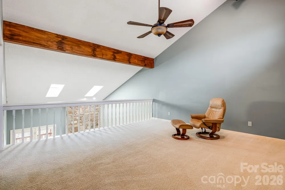 1104 Red Oak Drive Hendersonville, NC 28791