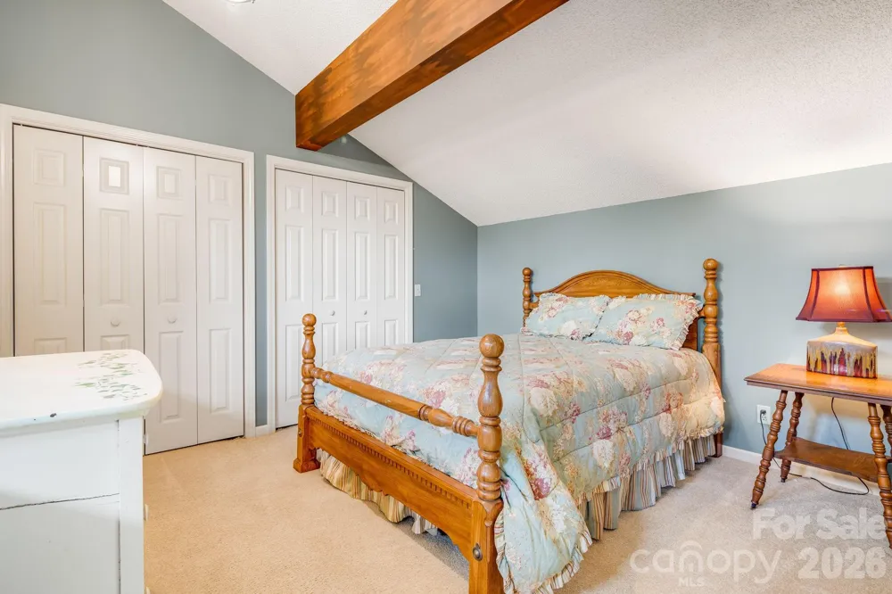 1104 Red Oak Drive Hendersonville, NC 28791