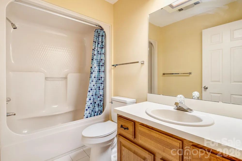 1104 Red Oak Drive Hendersonville, NC 28791