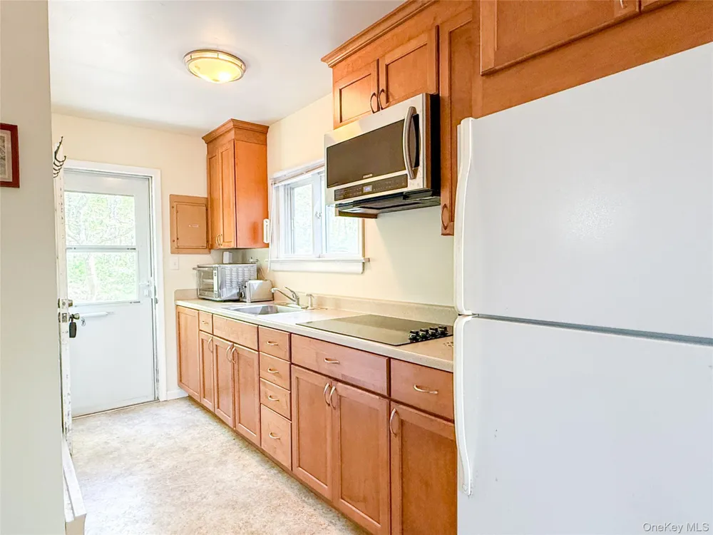 8515 Soundview Avenue Southold, NY 11971
