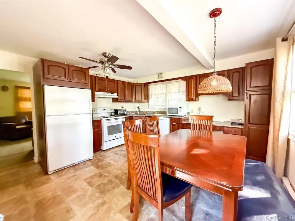 8415 Soundview Avenue Southold, NY 11971