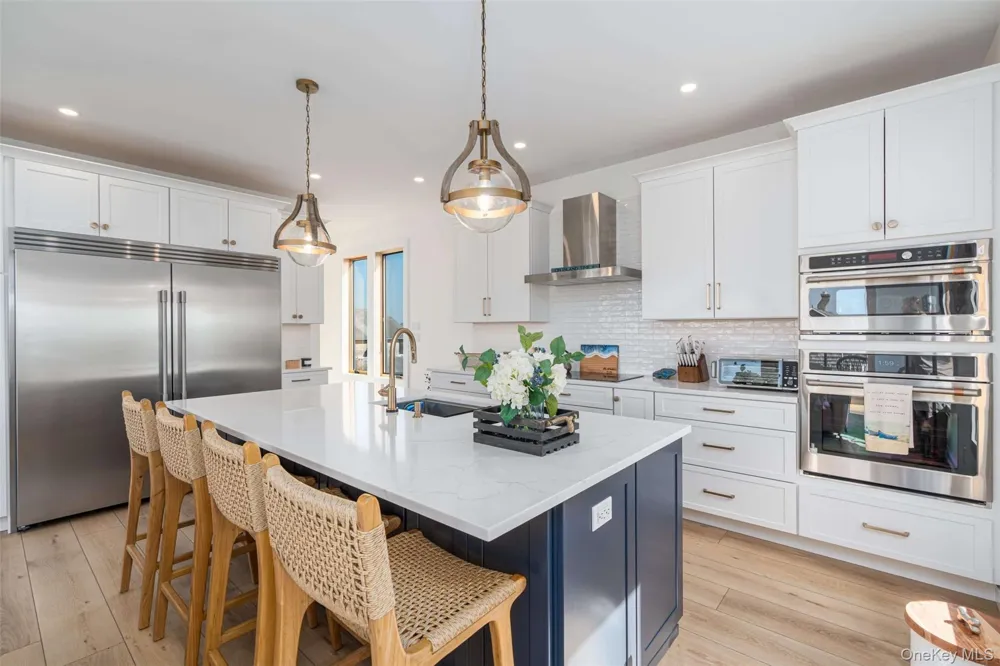4 Atlantic Avenue Seaview, NY 11770